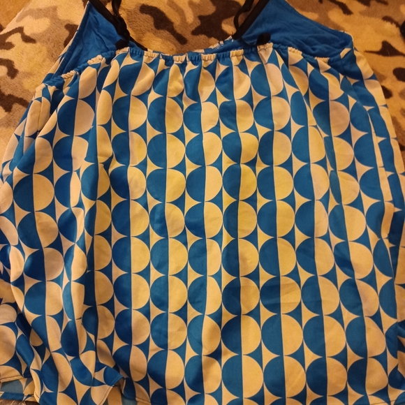 Tank top - Picture 2 of 3